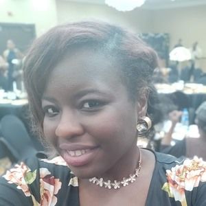 Meet your Posher, Dominique